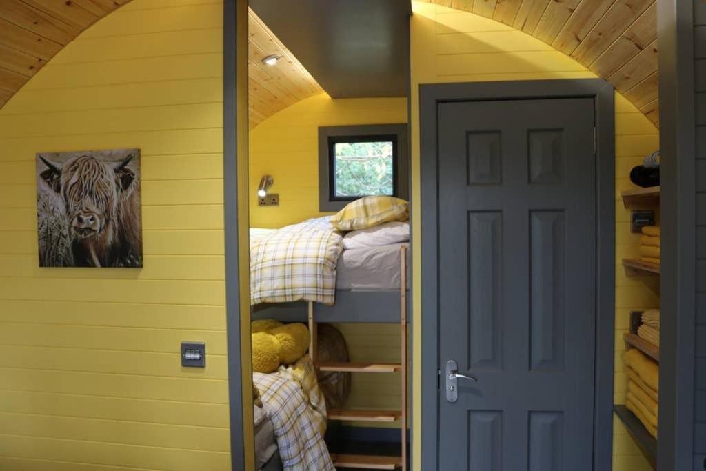 Вілла Glampods Glamping Pod - Meet Highland Cows And Sheep Елгін Екстер'єр фото