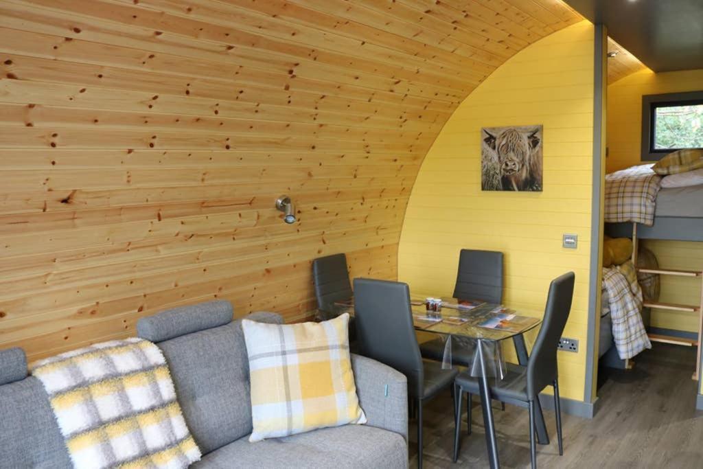 Вілла Glampods Glamping Pod - Meet Highland Cows And Sheep Елгін Екстер'єр фото